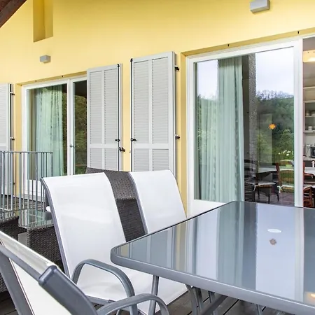 With A Spectacular View, 10 Km Away From Canelli *